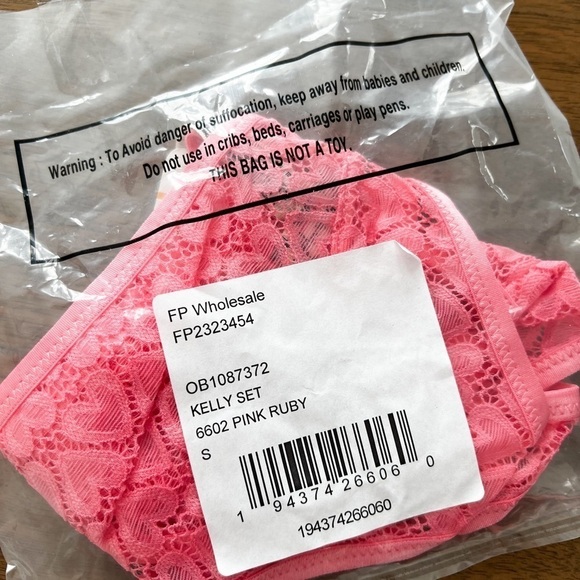 NWT FREE PEOPLE Lace Thong  Sheer Kelly Lingerie Set Pink Sz S - Picture 3 of 4
